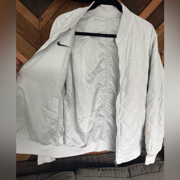 Nike Sportswear Women's Reversible Varsity Bomber Jacket size Large - Picture 15 of 16